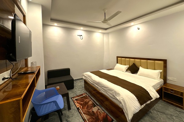 Holi Party with Hotel Stay in Rishikesh