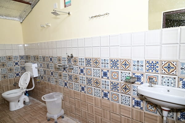 AC Cottage in Shivpuri with Swimming Pool