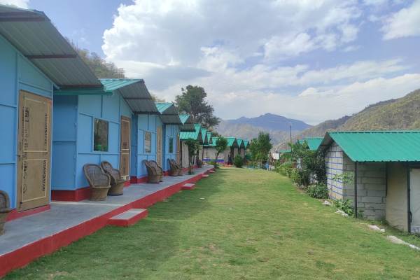 Campfire Experience at Rishikesh: Bonfire Escape