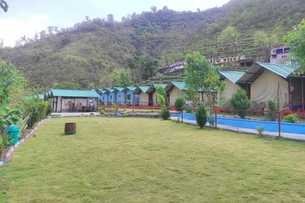 Campfire Experience at Rishikesh: Bonfire Escape