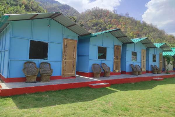Campfire Experience at Rishikesh: Bonfire Escape